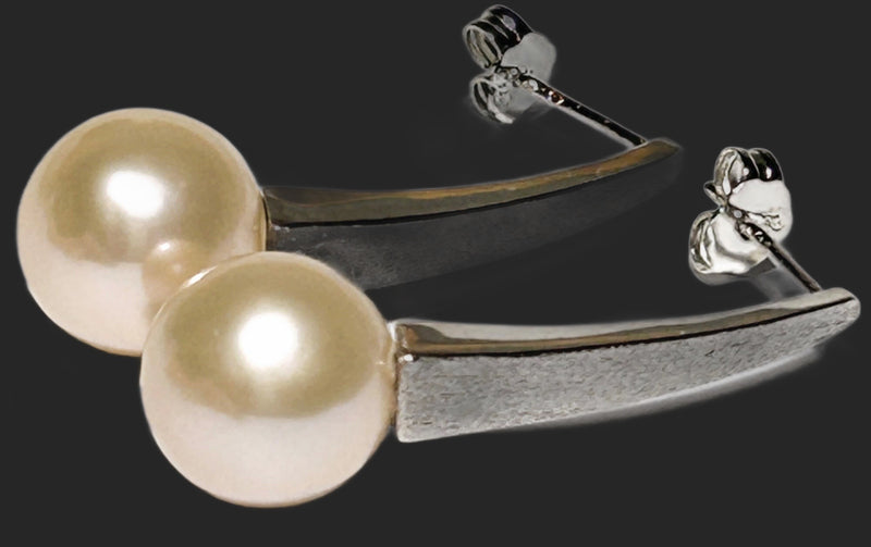 Fantastic 10.5 - 11mm Peach Edison Round Cultured Pearl Dangle Earrings
