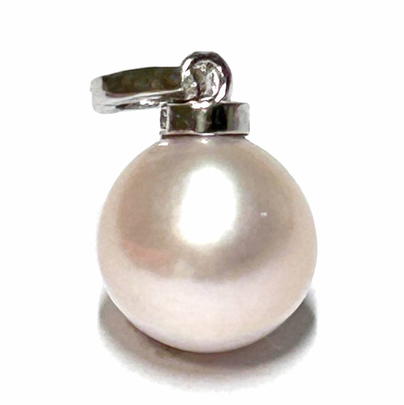 Classy 10.7 -11mm Edison White Pinkish Round Cultured Pearl Pendant