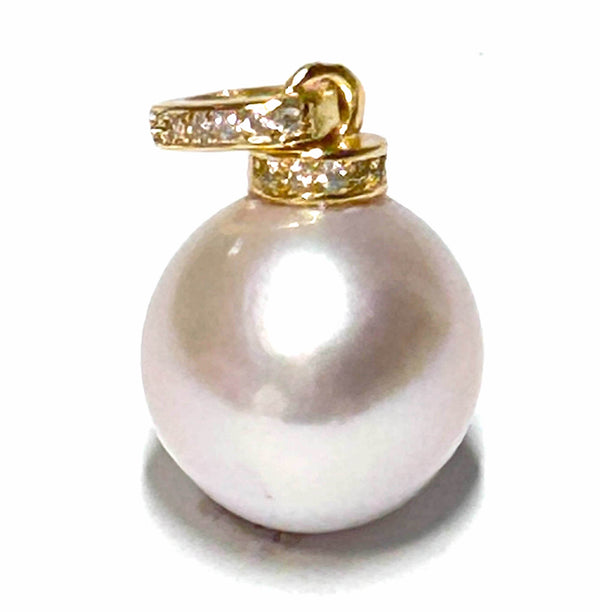 Superb 11.5 - 11.7mm Edison White Pinkish Round Cultured Pearl Pendant
