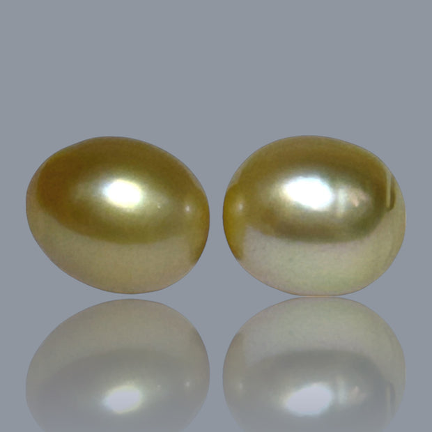 Oval A Pair 10 x 11.9mm 18.2 Carats Deep Gold South Sea Loose Pearl