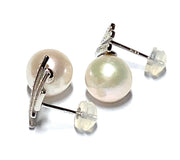 Charming White 9.2mm Round Edison Cultured Pearl Dangle Stud Earrings100% Authentic and Genuine! Best Gift For her! Exquisite 9.2mm Natural White Round Edison Cultured Pearl Dangle Handmade Earrings
PEARL INFORMATION

Pearl Type: PremEarringsFine JewelryThe Fine Pearls Jewelry2mm Round Edison Cultured Pearl Dangle Stud Earrings