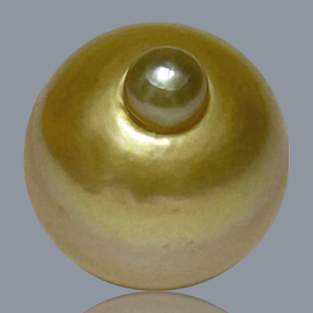 Giant Oval 15.5 x 18.3mm 28.7 Carats Rich Gold South Sea Pearl Loose