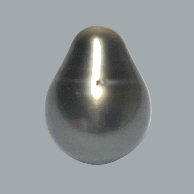 Oval 13.7 x 17.8mm 21.6 Carat Tahitian Peacock Grey Green Pearl