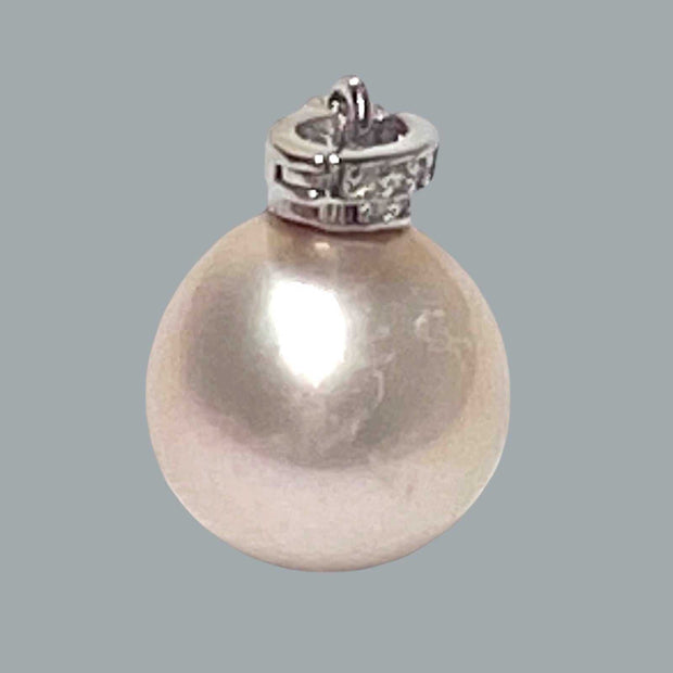 Classy 10.7 -11mm Edison White Pinkish Round Cultured Pearl Pendant