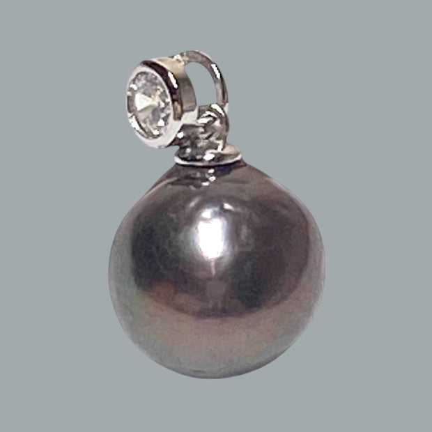 Elegant 11mm Edison Round Peacock Black Blue Pearl Pendant