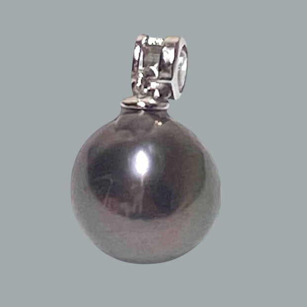 Elegant 11mm Edison Round Peacock Black Blue Pearl Pendant