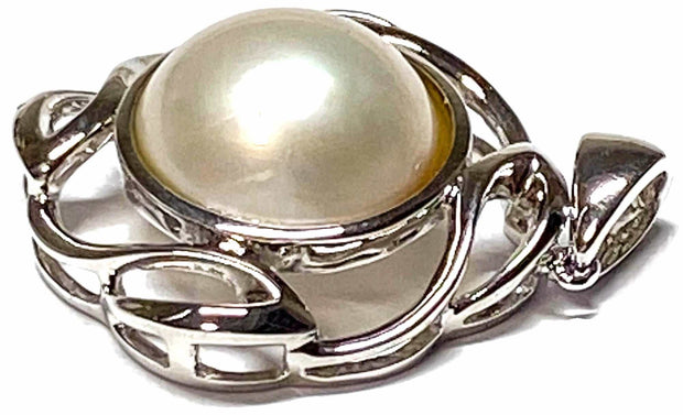 Solid 14K White Gold Natural White Round South Sea Mabe Pearl PendantGreat Anniversary Birthday Gift Her! Stunning 14K Solid White Gold Large Beautiful 13.5mm Natural White Round Mabe South Sea Pearl PendantPENDANT INFORMATIONMetal: 1Charms & PendantsFine JewelryThe Fine Pearls JewelrySolid 14K White Gold Natural White Round South Sea Mabe Pearl Pendant