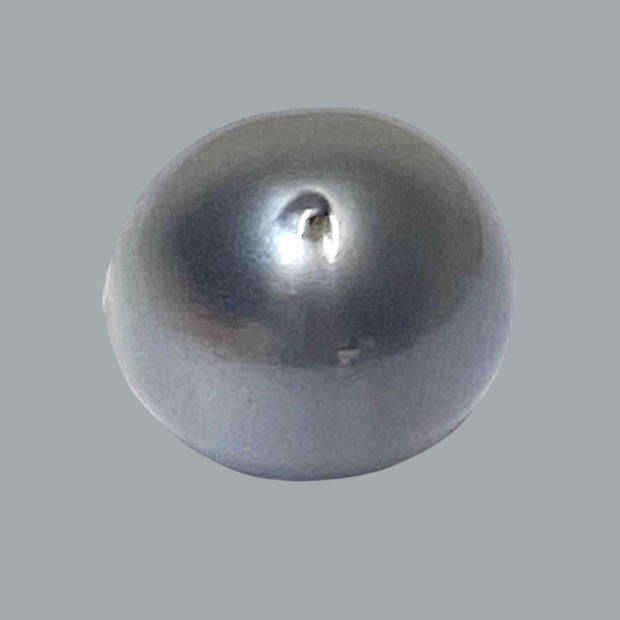 Egg Round 29 Carat 15.4 x 17mm Tahitian Sea Peacock Gray Blue Pearl