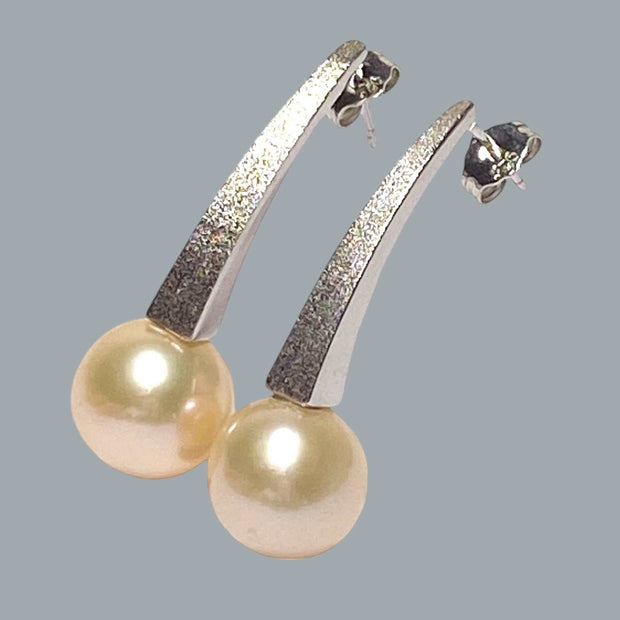 Fantastic 10.5 - 11mm Peach Edison Round Cultured Pearl Dangle Earrings