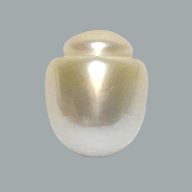 Oval Bottom Round 13.2 x 16.2mm 20.6 Carats Pale Gold South Sea Pearl