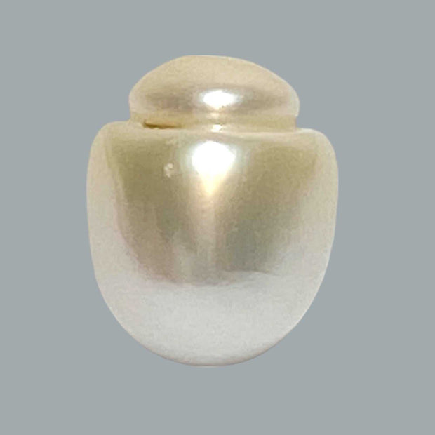 Oval Bottom Round 13.2 x 16.2mm 20.6 Carats Pale Gold South Sea Pearl