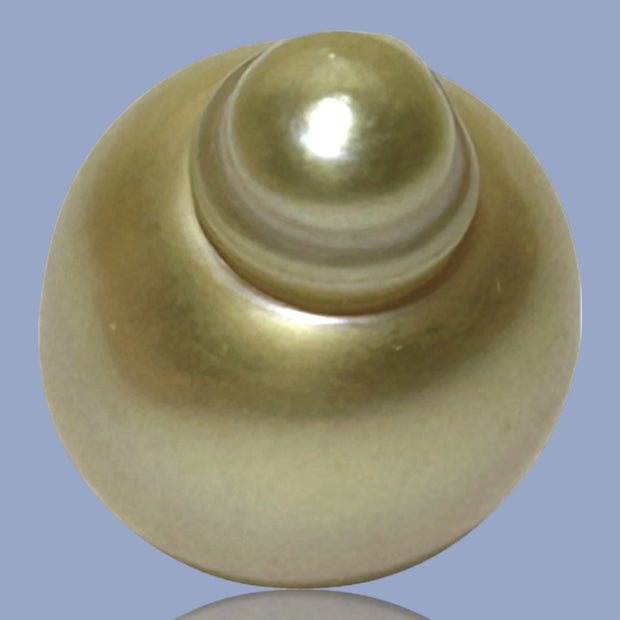 Smooth Super Giant 15.7 x 20mm 29.8 Carats Rich Gold South Sea Pearl