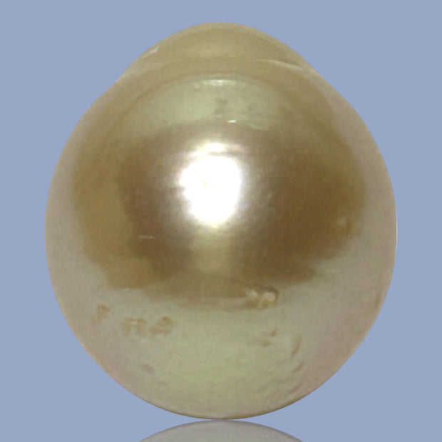 Silky Giant 14.8 x 17mm 26.3 Carats Rich Gold South Sea Pearl