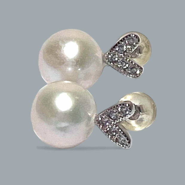 Fabulous 9-9.5mm White Edison Round Cultured Pearl Heart Stud Earrings