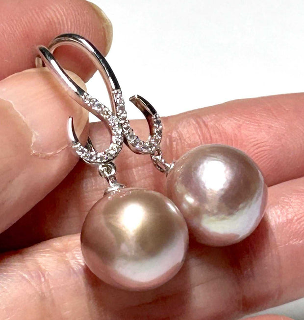 Fantastic 11.6 - 12mm Purple Lavender Pink Edison Pearl Dangle EarringFantastic 4A+ Quality 11.6 - 12mm Natural Purple Lavender Pink Edison Cultured Round Pearl Dangle Hook Earrings / Birthday Great Gift For Her New Trend Earrings
PEAREarringsFine JewelryThe Fine Pearls Jewelry6 - 12mm Purple Lavender Pink Edison Pearl Dangle Earrings