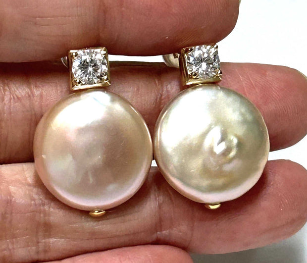 Flat Round 17.3mm Peach Rainbow Jumbo Cultured Pearl Dangle EarringsBest Gift For Her! Fantastic 7.3 x 17.3mm Natural Peach Pink Rainbow Jumbo Freshwater Cultured Pearl Dangle Earrings / Handmade Earrings
PEARL INFORMATION

Pearl TypEarringsFine JewelryThe Fine Pearls Jewelry3mm Peach Rainbow Jumbo Cultured Pearl Dangle Earrings