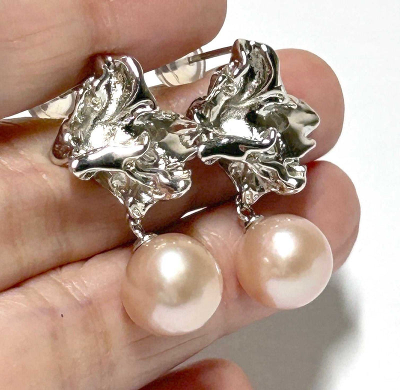 Great 13.1 x 14.5mm Tahitian Sea Peacock Gray Green Pearl Pendant