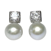 Round 9-9.5mm Natural White Edison Cultured Pearl Stud Earrings