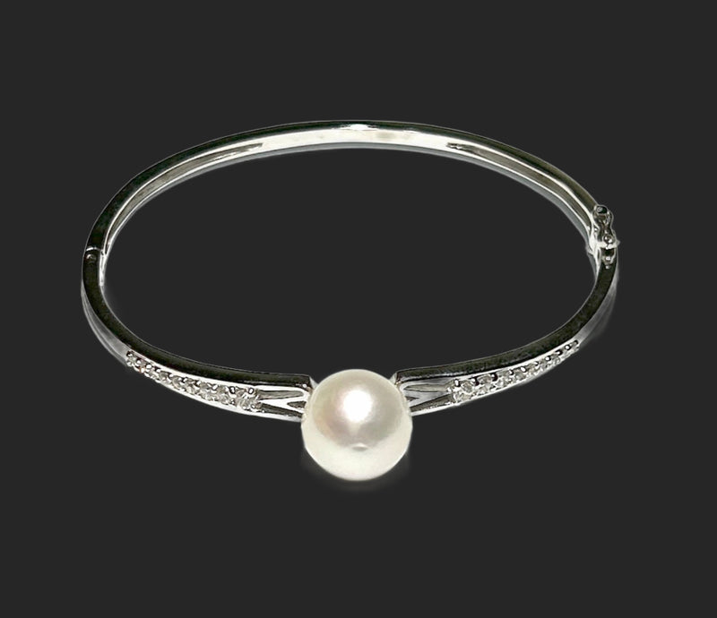 Fabulous 11mm Natural White Edison Cultured Round Pearl 7 - 7.5" Bangle