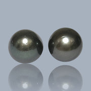 A Pair 28-Carat 13 x 12mm Tahitian Peacock Black Green Pearl Loose