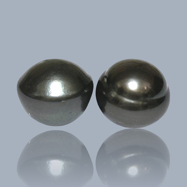 A Pair 28-Carat 13 x 12mm Tahitian Peacock Black Green Pearl Loose