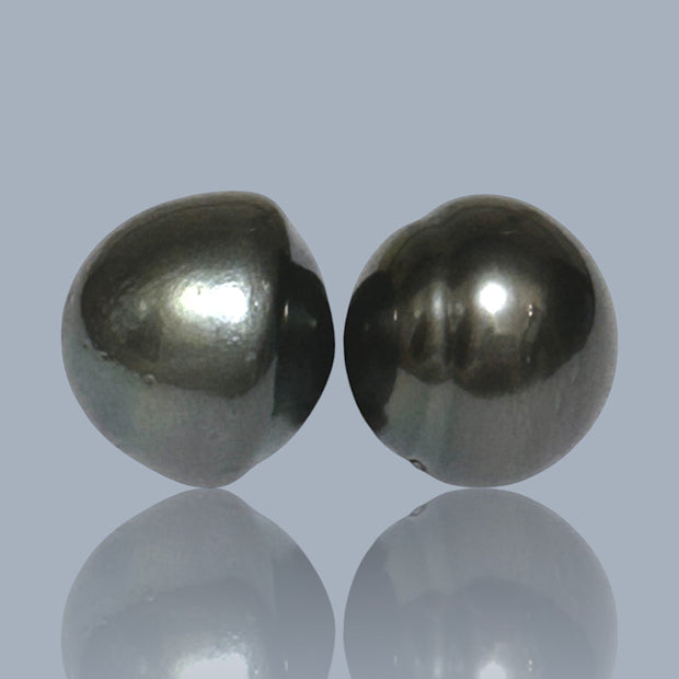 A Pair 28-Carat 13 x 12mm Tahitian Peacock Black Green Pearl Loose