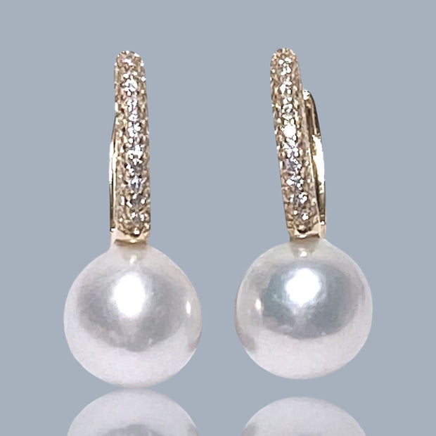 Stunning 9-9.5mm Round Edison Natural White Pearl Clip-On Earring