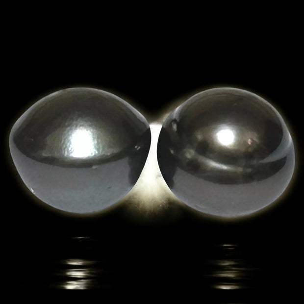 A Pair 28-Carat 13 x 12mm Tahitian Peacock Black Green Pearl Loose