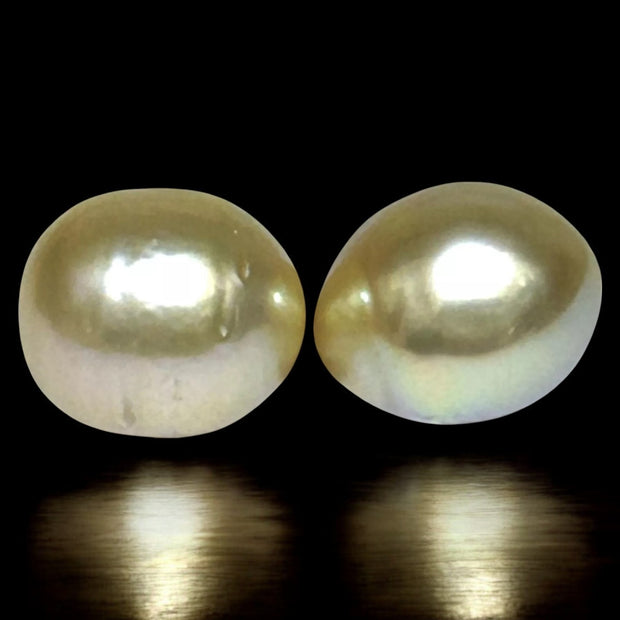 A Pair 10.3 x 11.8mm 18.2 Carats Natural Gold South Sea Loose Pearls