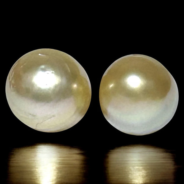 A Pair 10.3 x 11.8mm 18.2 Carats Natural Gold South Sea Loose Pearls