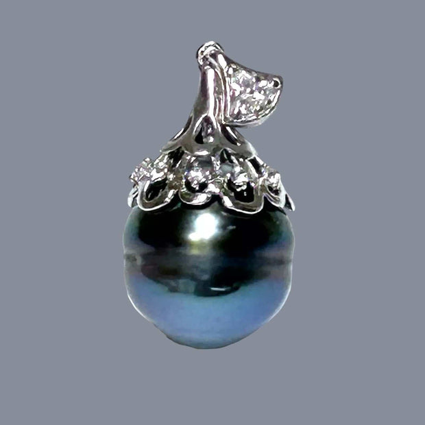 Oval 11.5 x 13mm Tahitian South Sea Peacock Black Green Pearl Pendant