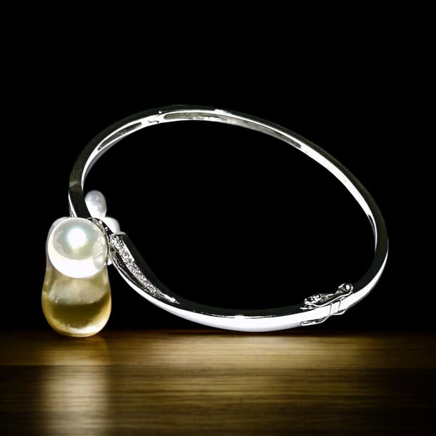 Elegant 10 - 10.5mm White Edison Cultured Round Pearl 7 - 7.5" Bangle