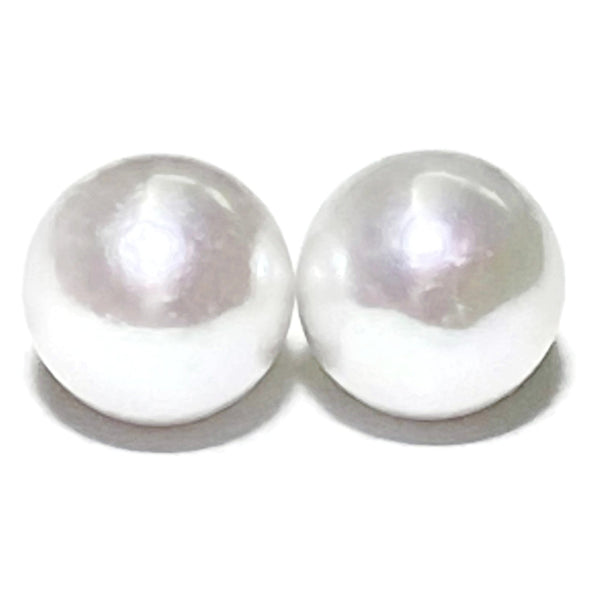 A Pair Mirror Luster 13.85 Carats 9.5 - 10mm Edison Cultured Pearl Loose