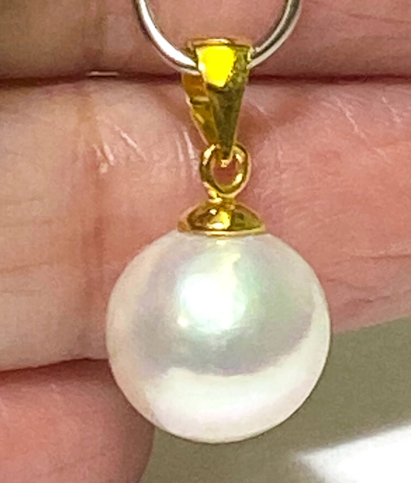 Round 10 - 10.5mm Edison White Hint Pink Cultured Pearl Vintage Pendant