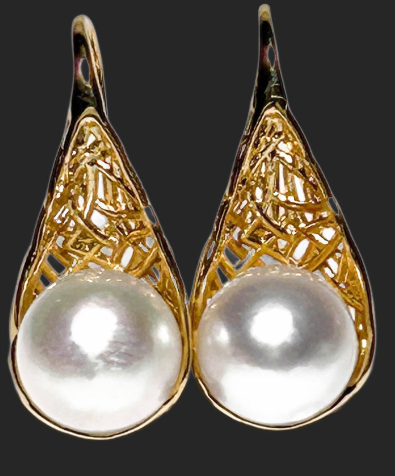 Gorgeous 9.5-10mm Edison White Round Cultured Pearl Dangle Earrings