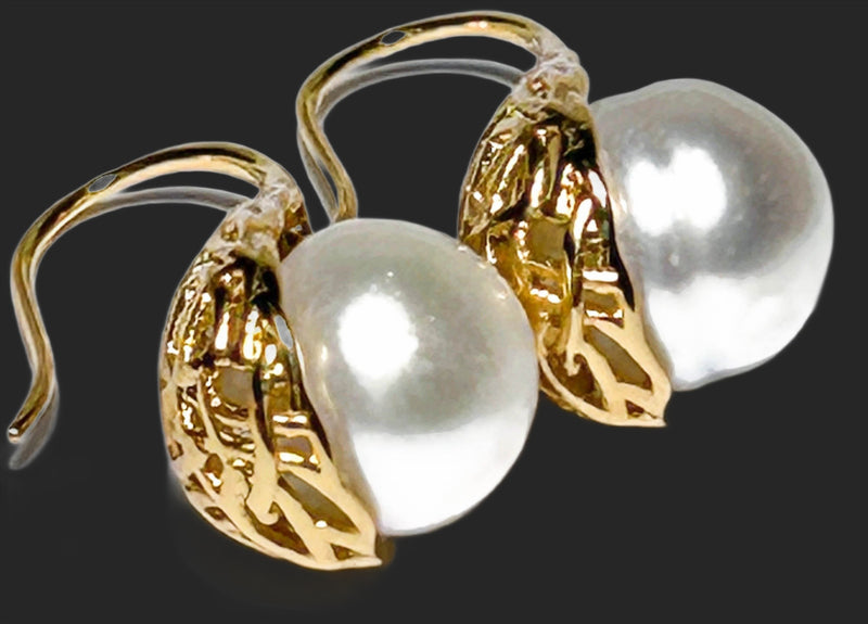 Gorgeous 9.5-10mm Edison White Round Cultured Pearl Dangle Earrings